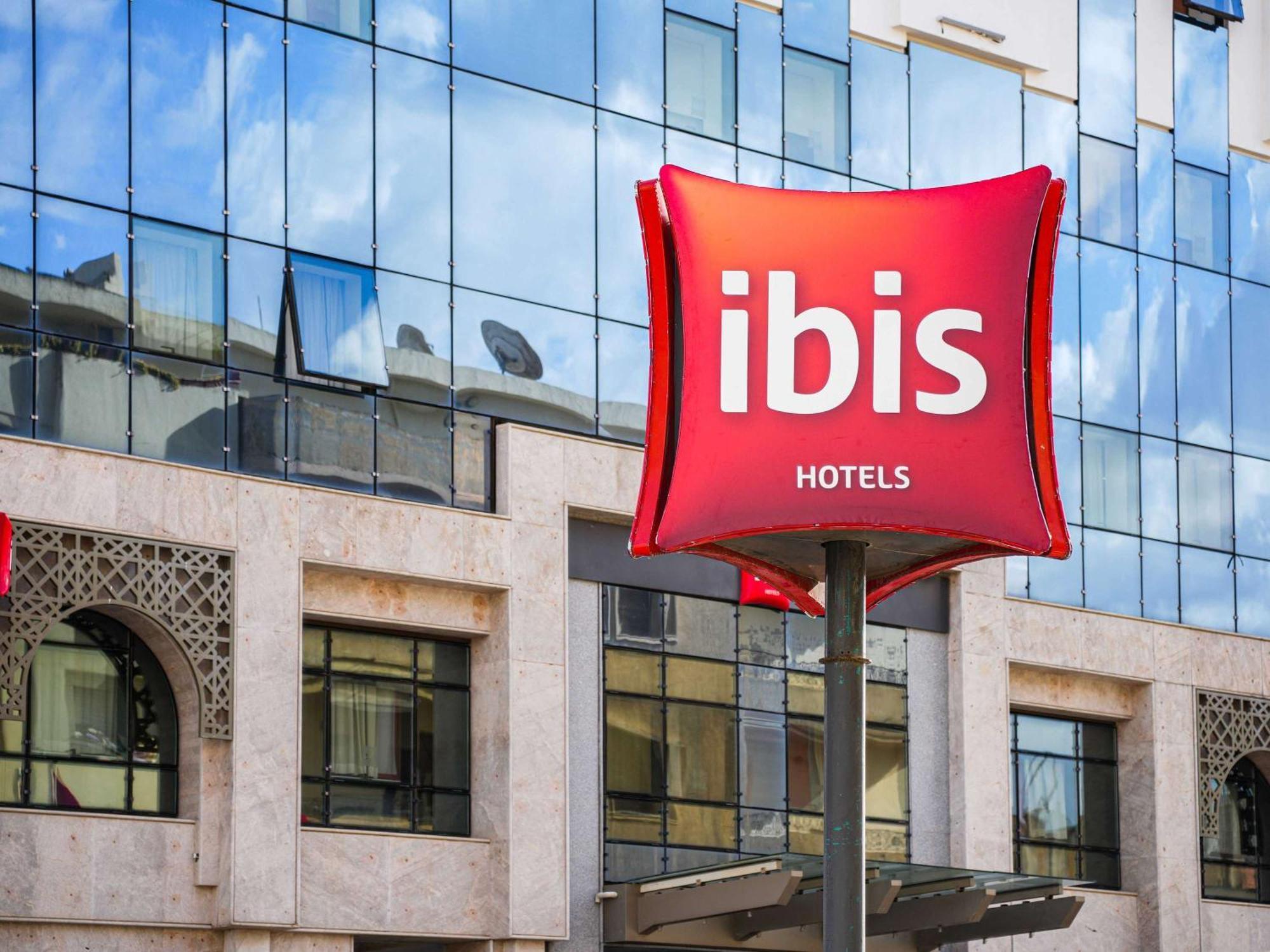 Hotel Ibis Tunisi Esterno foto