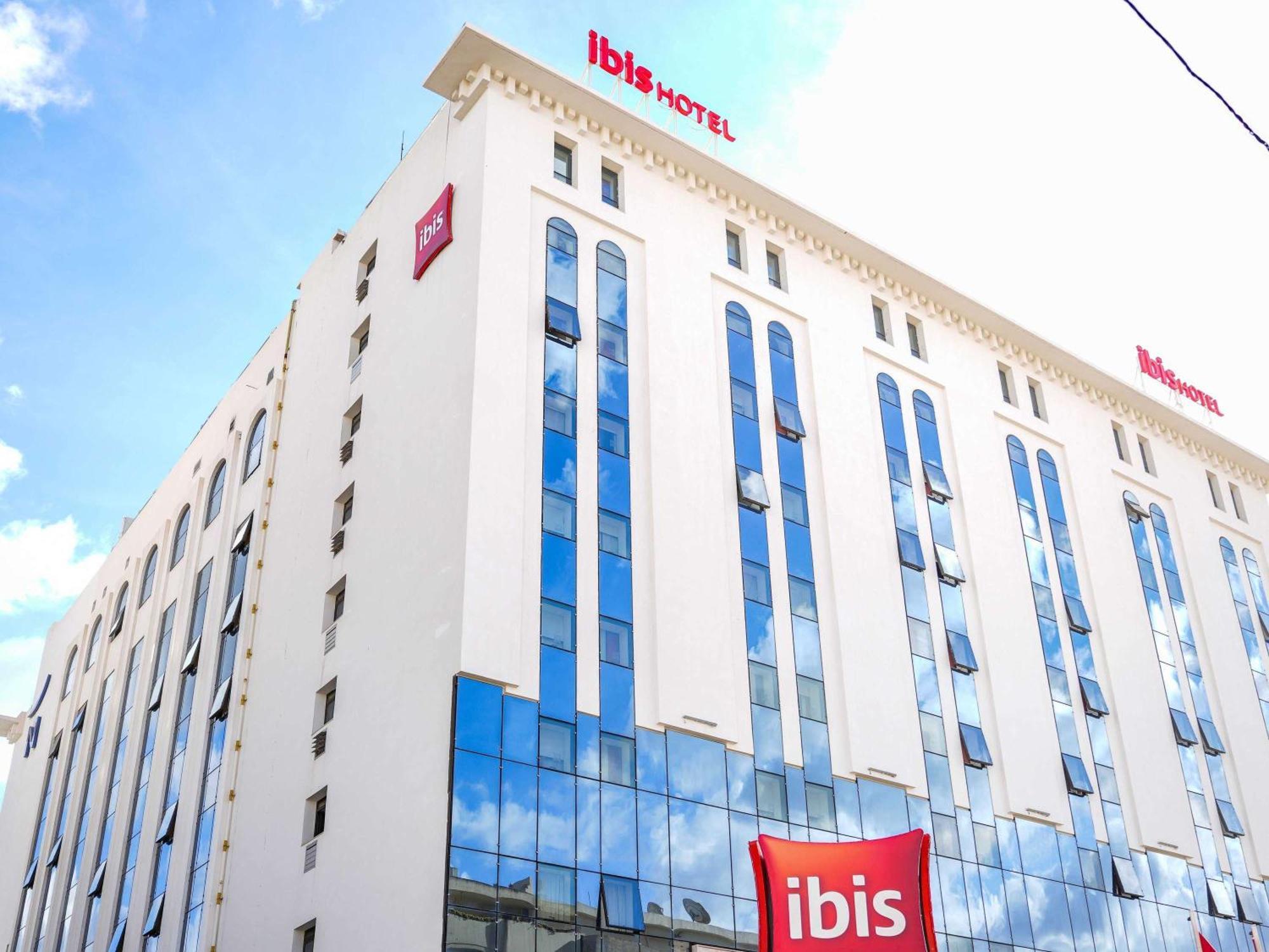 Hotel Ibis Tunisi Esterno foto